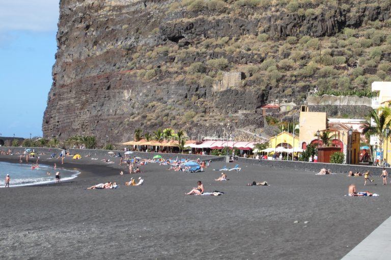 Playa y Puerto de Tazacorte