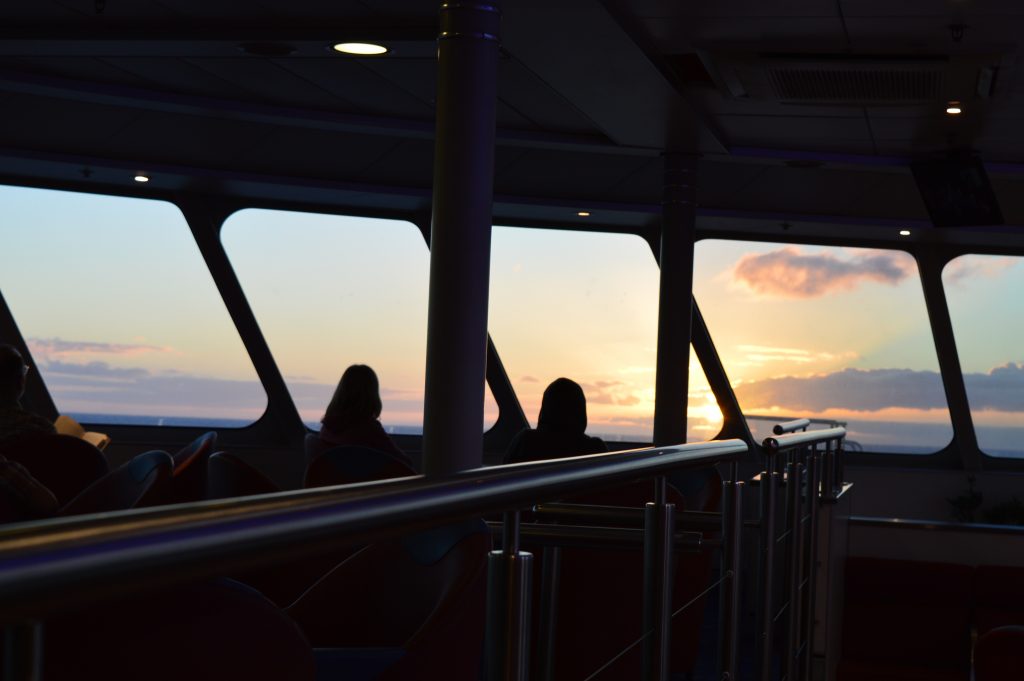 Blick aus dem Fenster der Fähre nach El Hierro